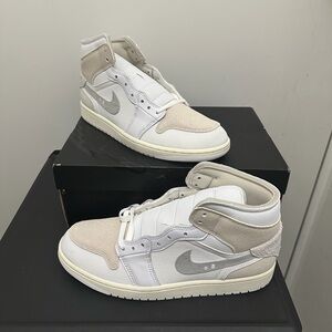 Jordan Air Jordan 1 Mid SE Craft in White & Light Brown